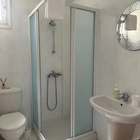 Villa Sayers Beachfront Perivolia